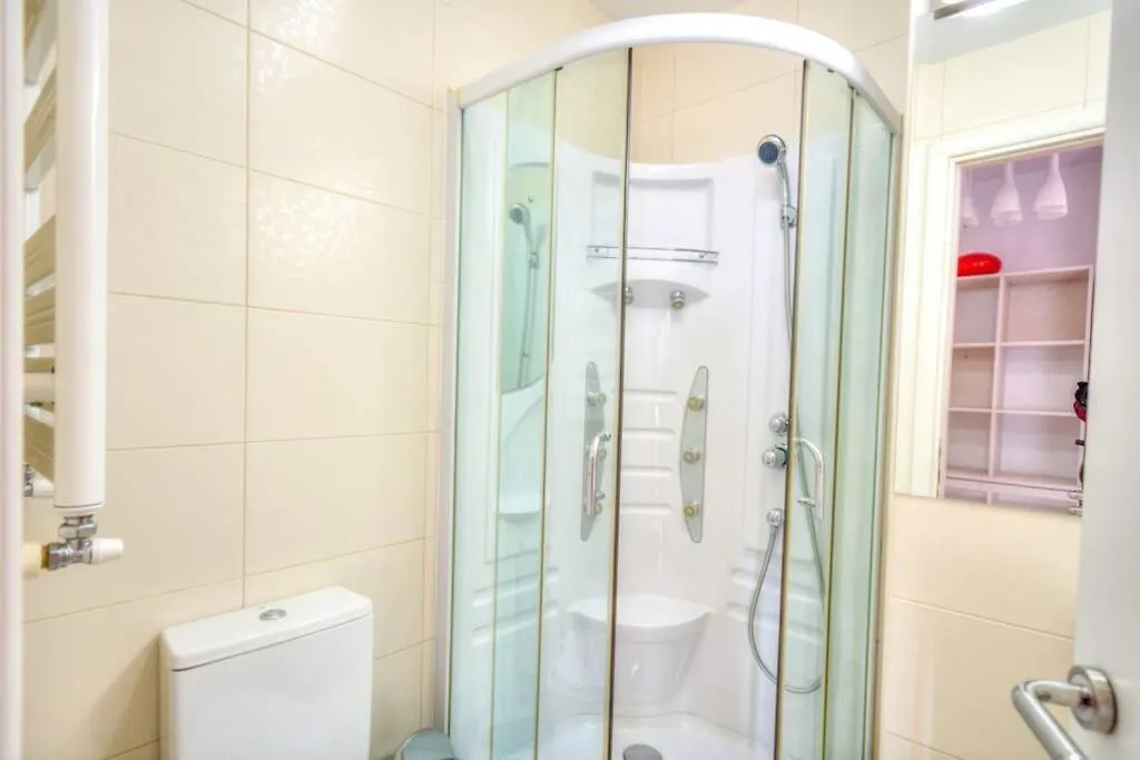 Bucharest - North Area Lake View Residences - 3 Bedrooms Apartment - Herastrau - Baneasa 0*,  Roménia
